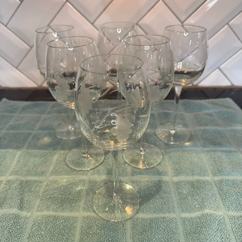 Vintage Toscany Romania Floral Etched 7.5” Wine Glasses Hand Blown 6 Piece Set
